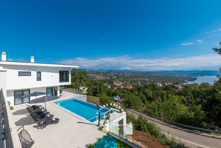 Villa Gabi with private pool, sun loungers and view over the Kvarner Bay