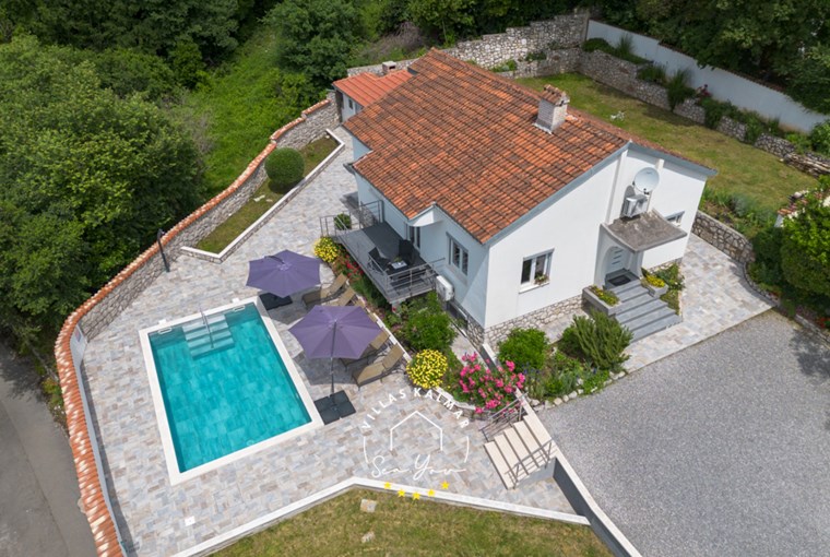 Charming villa with private pool and garden near Crikvenica