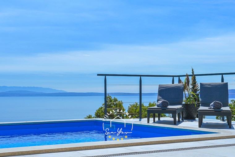 Breathtaking sea view over over the Kvarner Bay and infinity pool with sun loungers - Villa Ziganto, Opatija