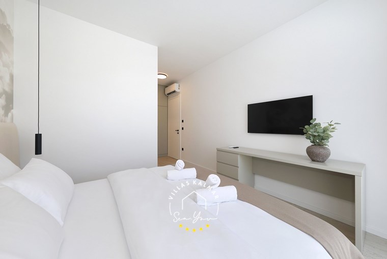 Villa D8 image 33 of 57