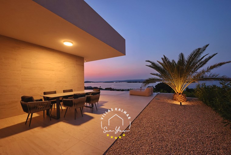 Villa D8 image 17 of 57