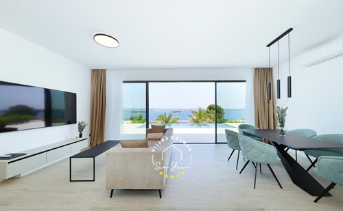 Villa D8 slika 1 od 6