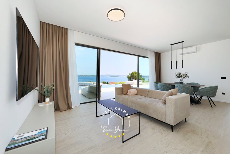 Villa D8 image 25 of 57