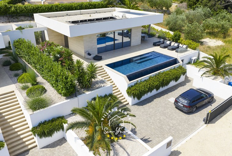 Villa D10 foto 1 di 39