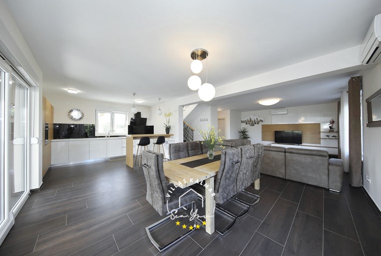 Villa Angelina image 23 of 44