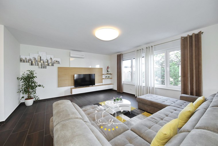 Villa Angelina image 2 of 44