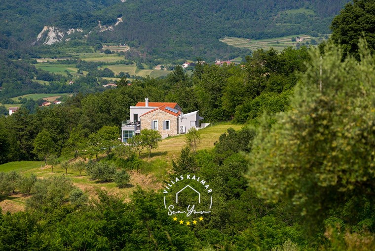 Prekrasna vila u prirodi za miran privatni odmor