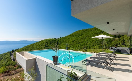 Villa Sea Level image 5 of 6