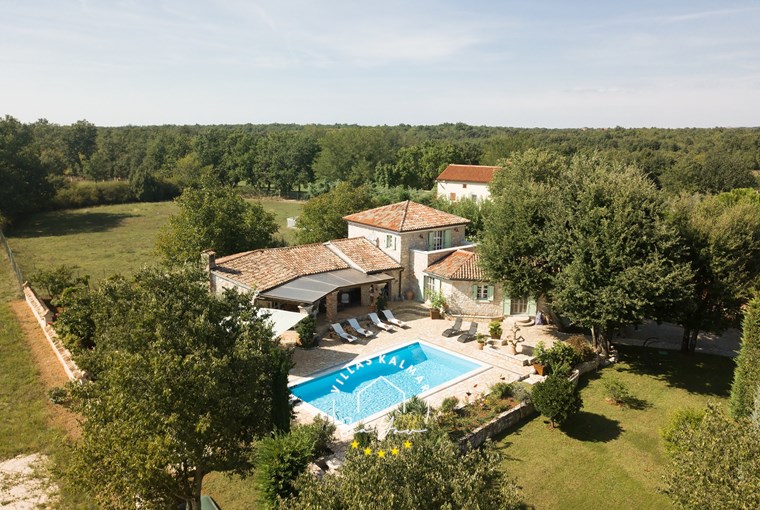 Vila Karim s privatnim bazenom i vrtom, okružena prirodom