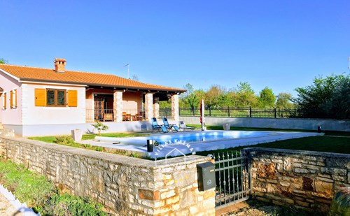 Villa Daisy image 3 of 6