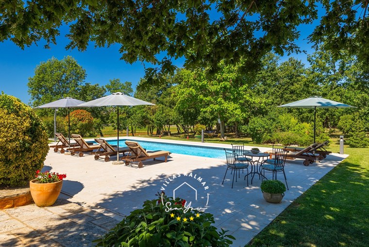 Villa Valade image 3 of 60