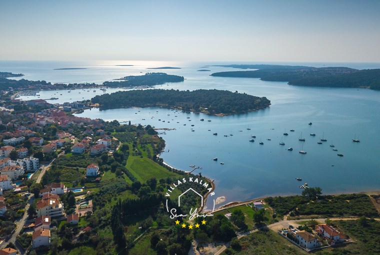 Birdview of the surrounding area of Villa Chillax Inn in Medulin