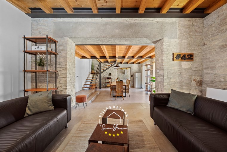 Offener Wohn- und Essbereich in der Villa