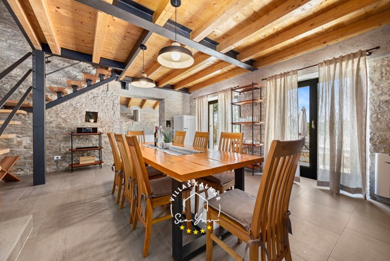 Essbereich für 8 Gäste in der Villa