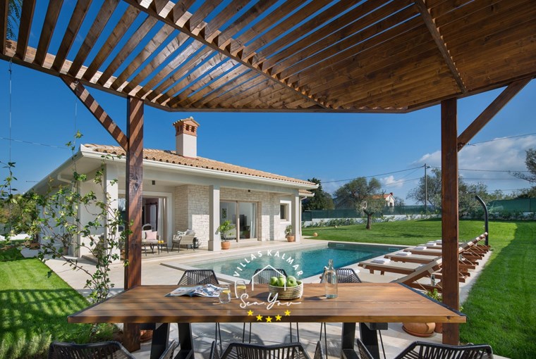 Villa Tisa image 1 of 25