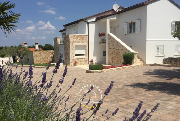 Villa Lavanda Allegra image 3 of 13